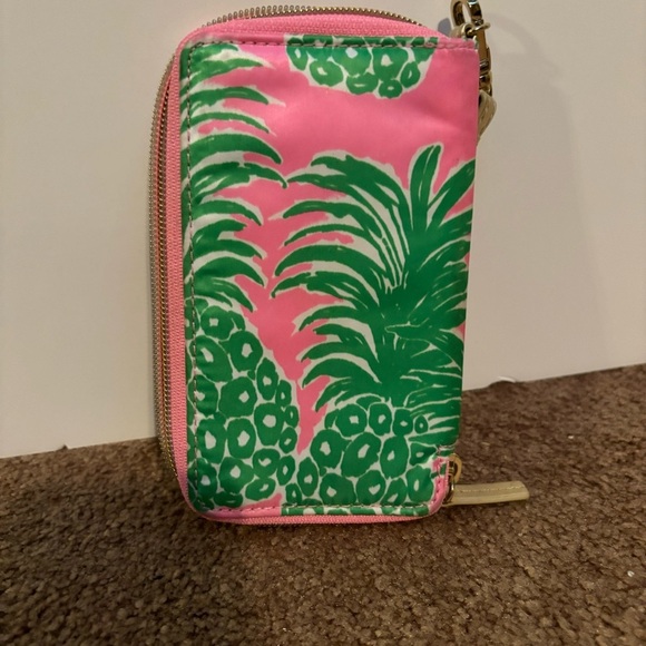 2/$30 Lily Pulitzer Pink Pout Flamenco Pineapple Zip Around Credit Card Wristlet - Picture 2 of 6